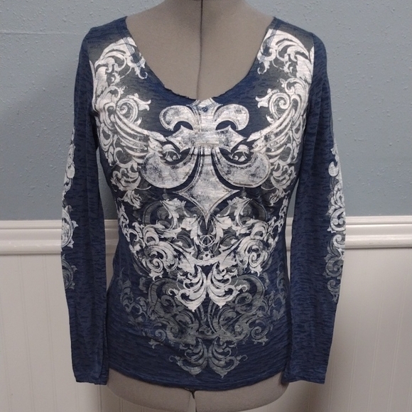 V.1 Couture Tops - Blue and White Y2K Graphic Blouse with Ornate Design